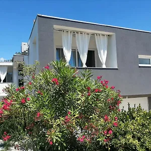  Apartmán Dora Bibinje, 30 M From The Sea